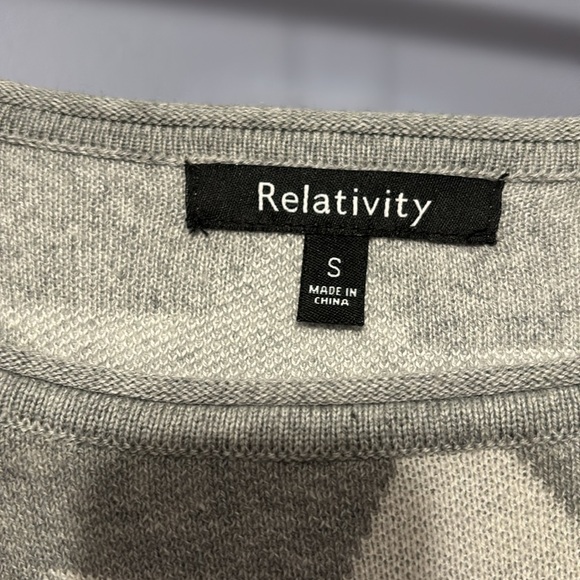 Relativity grey with white stars sweater, size small - Picture 2 of 4